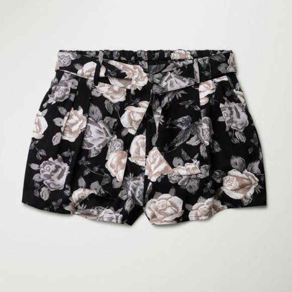 *2/$40*  Aritzia Talula Belted Floral Shorts sz 00 - Picture 2 of 6